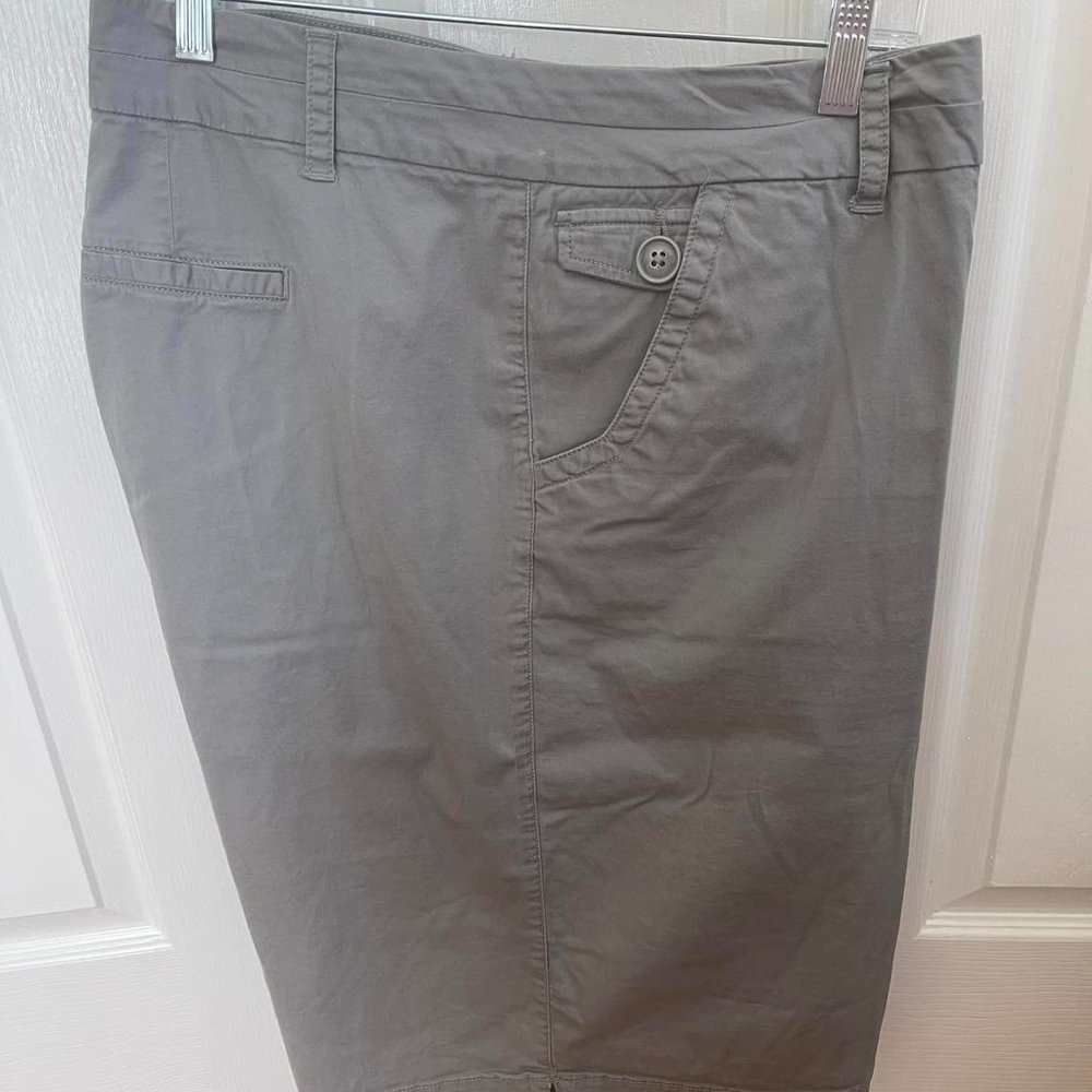 Lane Bryant size 28 grey Bermuda shorts